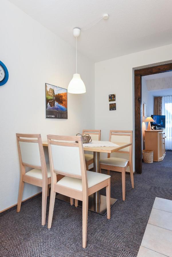 Ferienwohnungen Im Haus Am Wattenmeer 纽哈灵吉塞尔 外观 照片